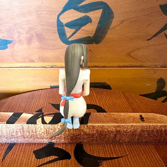 Small Anime figure from Japan - Picture 2 of 5